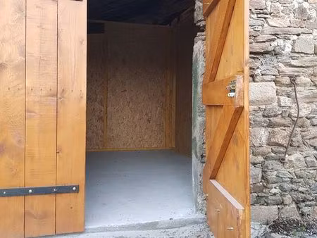 box de stockage de 12 m2 soit 30 m3 surveillé