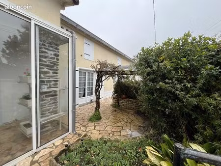 maison 5 pièces 222 m²