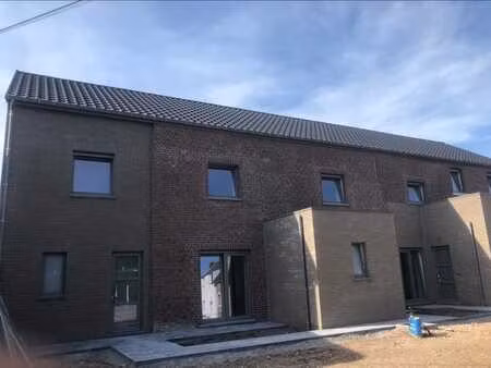 a louer maison rénovée  2 chambres  terrasse avec jardin