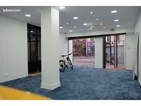 alimentation  épicerie  fleuriste  opticien  primeur 52 m² paris 10ème