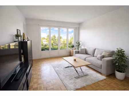 appartement quatre pièces rénové avec goût