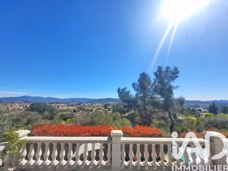 vente maison 7 pièces 237 m² cuers (83390)