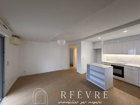 magnifique t2 entièrement refait à neuf résidence le france