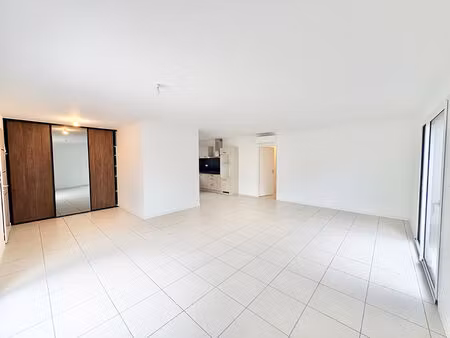 muret  villa moderne de 102m² avec jardin. climatisation