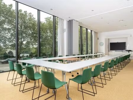 bien professionnel à louer à ixelles € 7.959 (lkvar) - iwg | zimmo