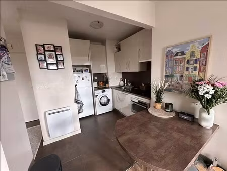 appartement avec parking - 1er étage - 32 13 m2 - 1 pièce - meublé