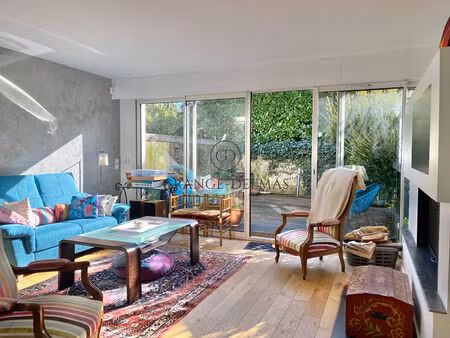 echoppe rénovée avec chambre en rdc et jardin - caudéran