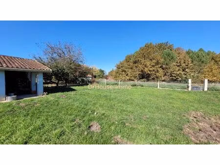 terrain constructible de 725 m2 avec dependance de 20 m2