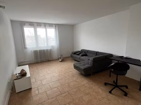 t3 84 m² – proche gare & centre-ville sens – lumineux