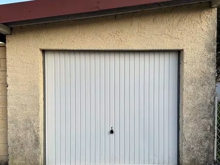 garage spacieux à louer - tarbes - rue calme