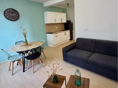 studio meublé entièrement rénové –lumineux  moderne et prêt à vivre – rue calme quartier p