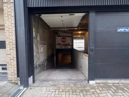 garage à louer à knokke € 1.800 (lkvih) - sharp&wolf | zimmo