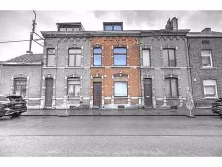 maison 4 chambres avec jardin a proximite des commodites!