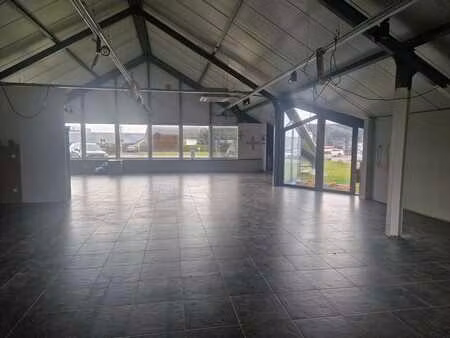 surface commerciale avec excellent passage