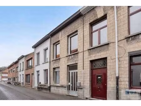 te renoveren stadswoning op uitstekende locatie te lier