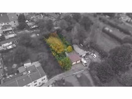 à vendre – terrain à bâtir idéalement situé + 2 garages !