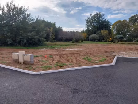 vente terrain 1100 m² à saint-raphael (83700)  490 000 €