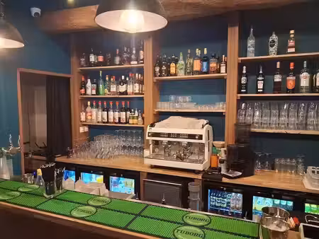 vente locaux professionnels 0 pièces 135 m² à roquevaire (13360)  184 000 €