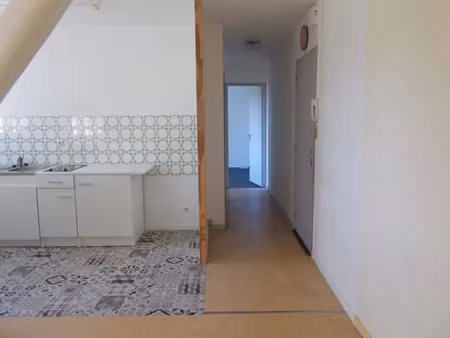 location appartement 2 pièces 42 m² à cour-maugis sur huisne (61110)  380 €