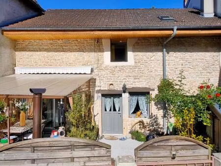 jolie maison de village en pierre rénovée avec terrasse à chenecey buillon ( doubs)