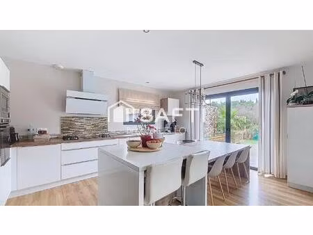 villa récente et contemporaine à montesquieu-des-albères