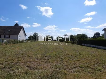 terrain constructible 2 400 m²