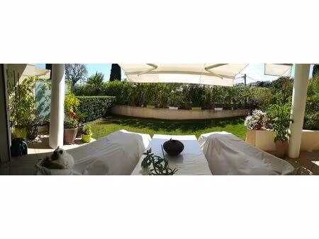 t2 de 61 m² + grand jardin & parking privatif – résidence 'l