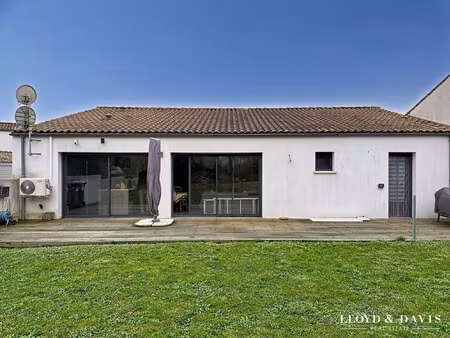 arces : maison de plain-pied de 123 m²  3 chambres  garage et j