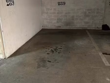 parking sécurisé location