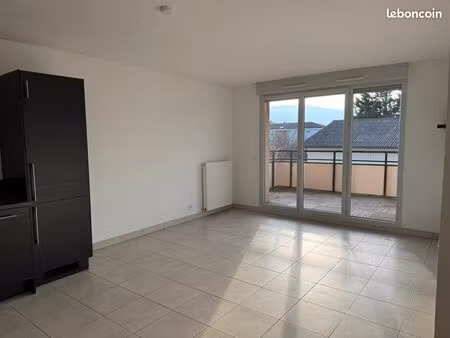 appartement t3 au centre de valleiry