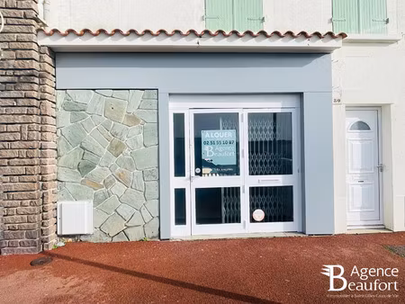 location bureaux et commerces à saint-gilles-croix-de-vie (85800) : à louer / 44m² saint-g