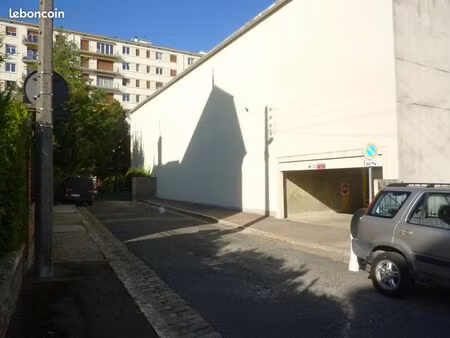 loue box/garage secteur beausejour a troyes