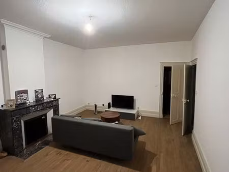 f2 completement rénové de 60 m2 au cœur de briey-haut  avec vue sur le beffroi