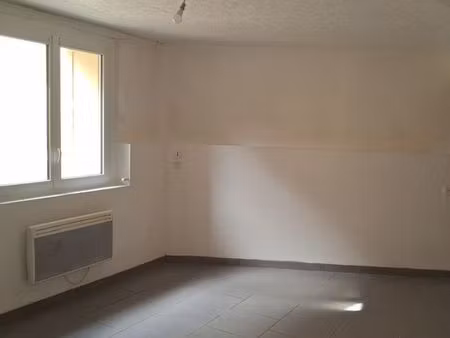 maison de village t3  plus bureau