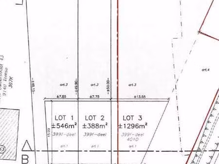 beau terrain à bâtir dans un quartier résidentiel à la périp