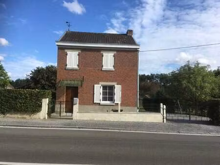 maison 4 façades  grand jardin  panneaux pv  calme