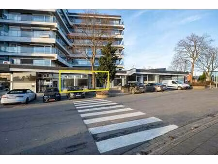 situation rare ! surface commerciale à forte visibilité