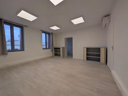 location locaux professionnels 25 m² à grisolles (82170)  340 €