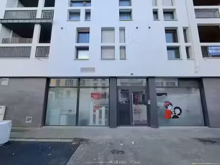 location locaux professionnels 3 pièces 48.6 m² à bayonne (64100)  1 120 €