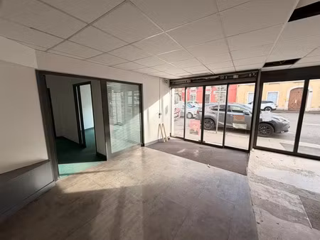 location locaux professionnels 247 m² à tassin-la-demi-lune (69160)  4 625 €