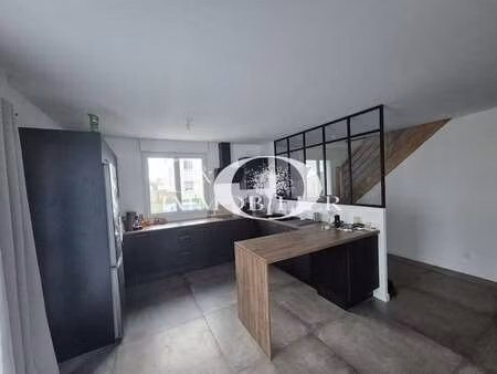 vente maison à saint-philbert-de-bouaine (85660) : à vendre / 123m² saint-philbert-de-boua