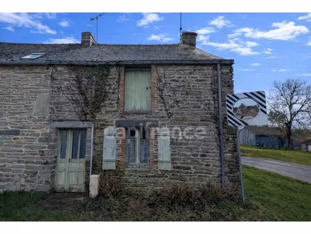 la gacilly (56200) – maison de bourg en pierre  mitoyenne d’un côté  à rénover entièrement