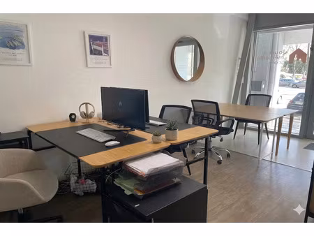 location locaux professionnels 4 pièces 60 m² à marseille 8ème (13008)  1 800 €
