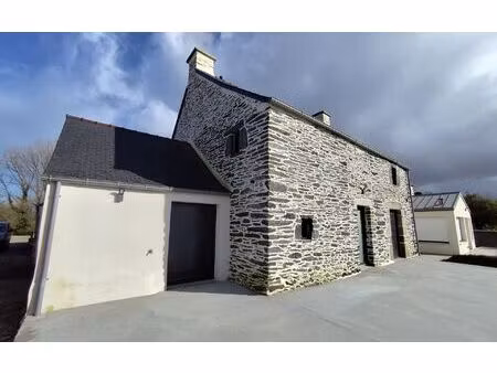 location maison  111.3 m² t-5 à saint-thégonnec  1 160 €