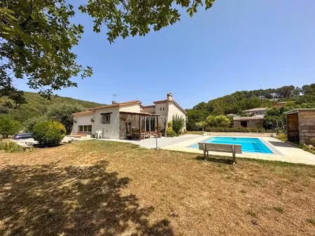 vente villa 4 pièces 137 m2 à draguignan