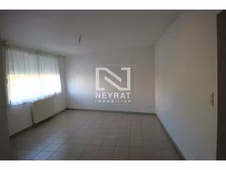 location - type 3 - 52 m2 - 540 € cc - louhans