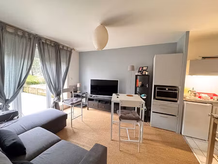 à louer - f2 avec terrasse et parking à sainte-adresse