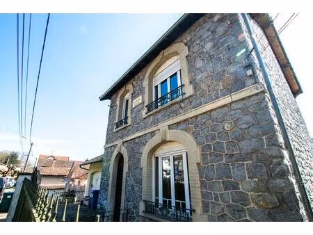 maison de ville 7 pièces 213m² sur 1149m² de terrain