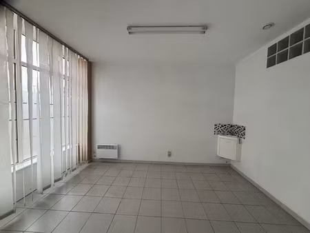 a dax  local à louer disponible de suite