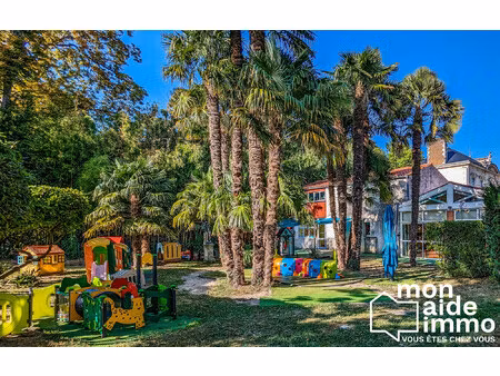 locaux aménagés pour la petite enfance et ses cours de jeux